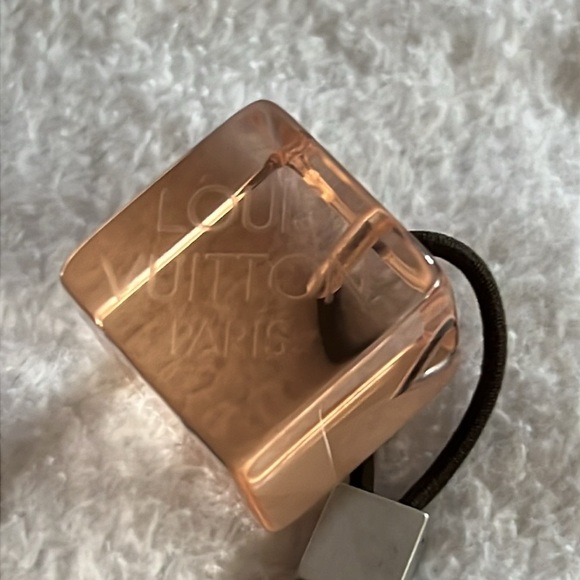 Louis Vuitton Cube Hair Tie – Pink Resin - Picture 2 of 4